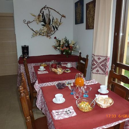 Emozioni D'Estate Bed and Breakfast Pula Exteriör bild