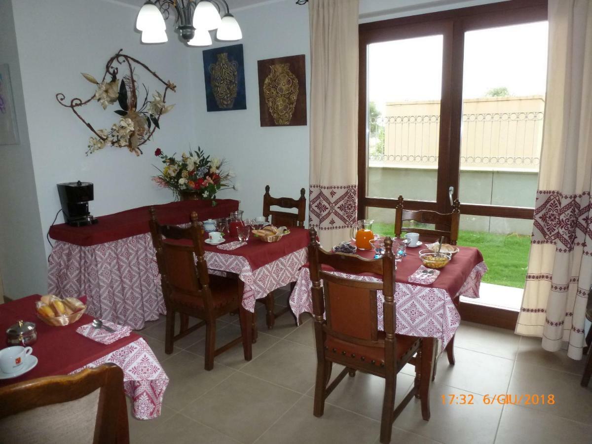 Emozioni D'Estate Bed and Breakfast Pula Exteriör bild